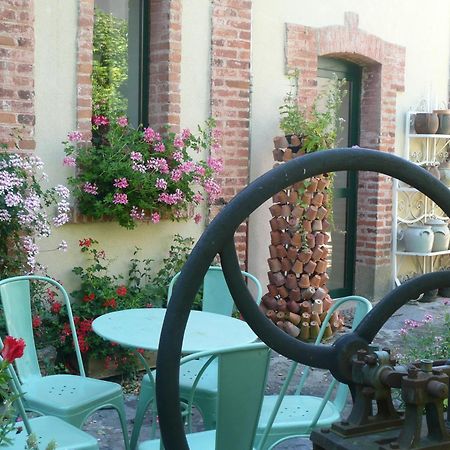 Bed and Breakfast Au Fond De La Cour Veyre-Monton Zewnętrze zdjęcie