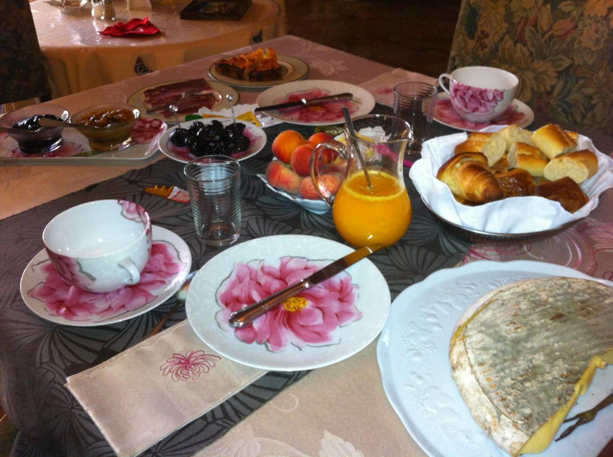 Bed and Breakfast Au Fond De La Cour Veyre-Monton Zewnętrze zdjęcie