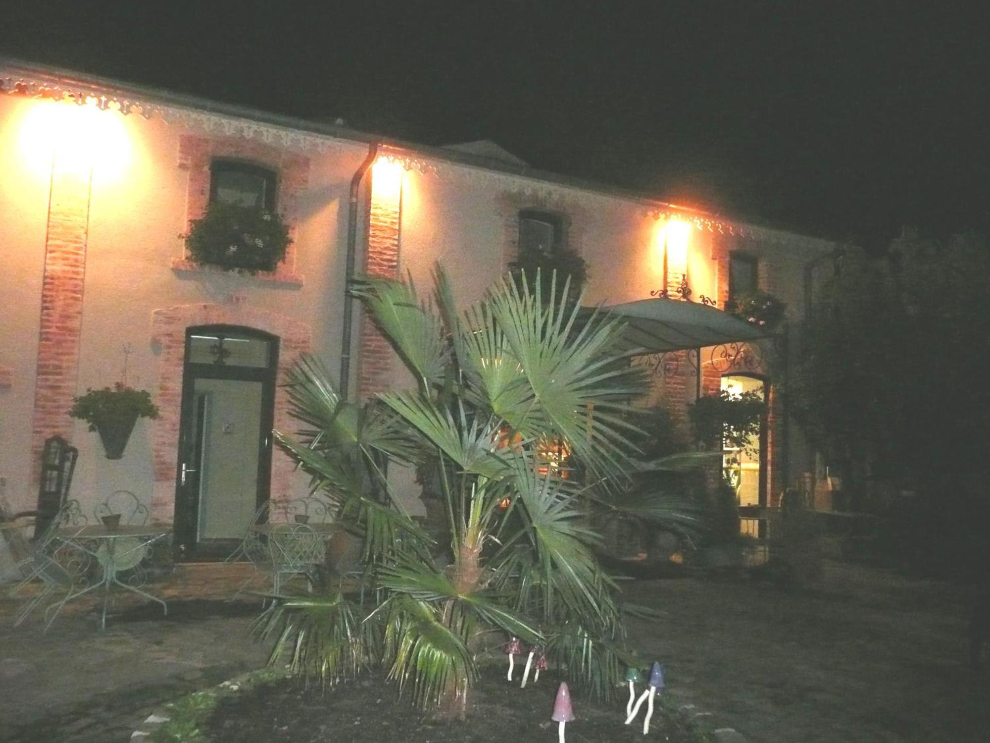 Bed and Breakfast Au Fond De La Cour Veyre-Monton Zewnętrze zdjęcie