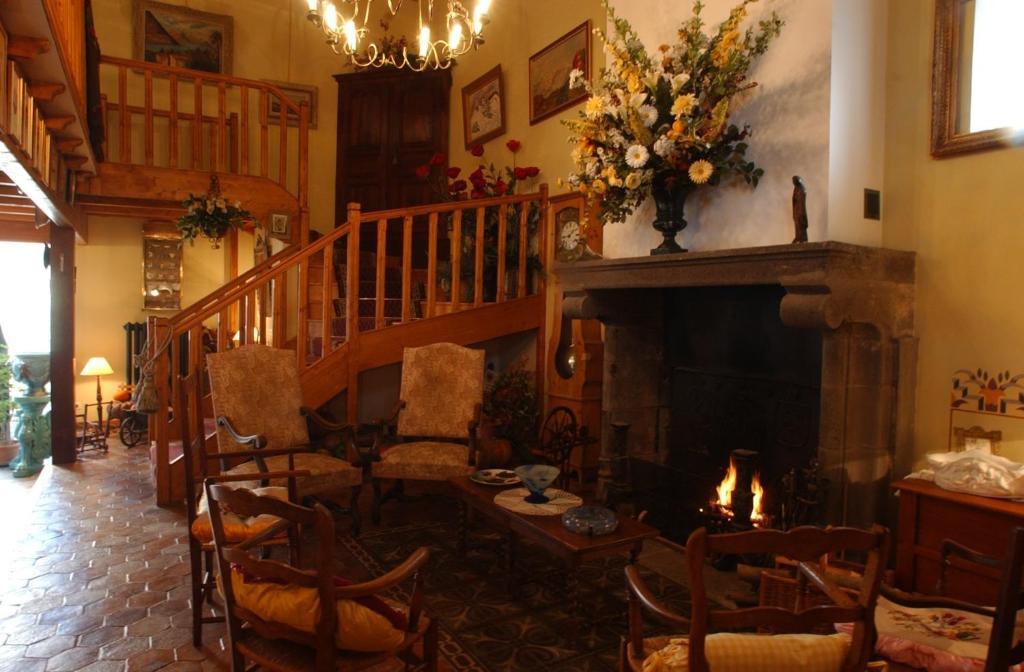 Bed and Breakfast Au Fond De La Cour Veyre-Monton Zewnętrze zdjęcie